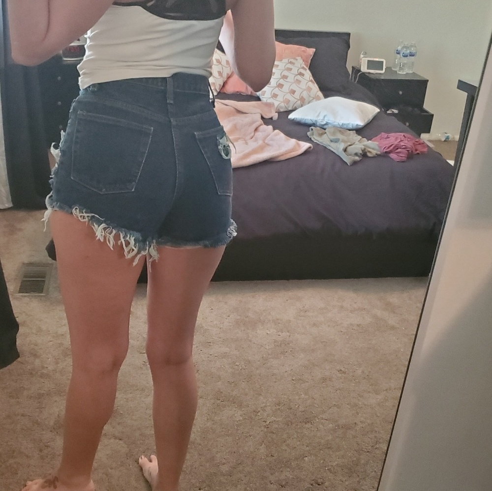 Vintage Fit High Waist Cut Off Distressed Shorts7 - Picture 6 of 7